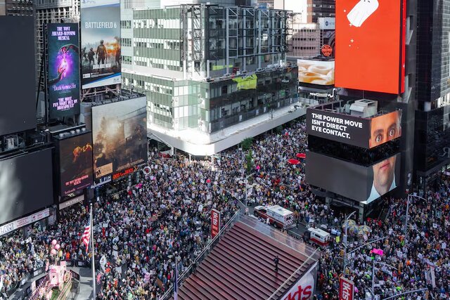 واکنش توهین آمیز ترامپ به اعتراضات «نه به پادشاه» در آمریکا