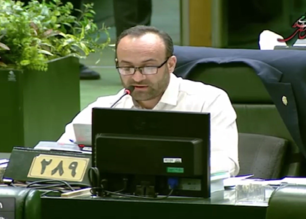 دولت و وزرا به مشکلات مردم توجه ویژه کنند