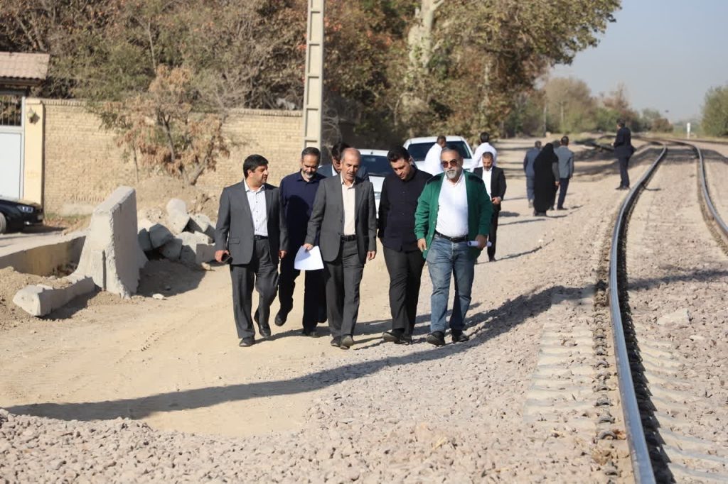 عزم جدی برای حل معضل اراضی حاشیه راه آهن