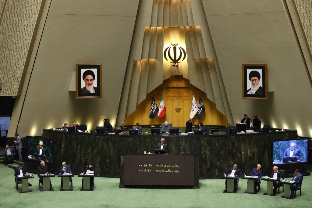 برنامه هفتم زیر ذره‌بین مجلس؛ سیاست همسو، اقتصاد نامتوازن