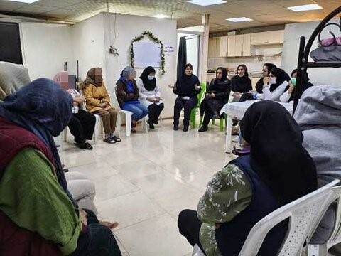 تیم‌های پزشکی درگرمخانه بانوان کرج حاضر شدند