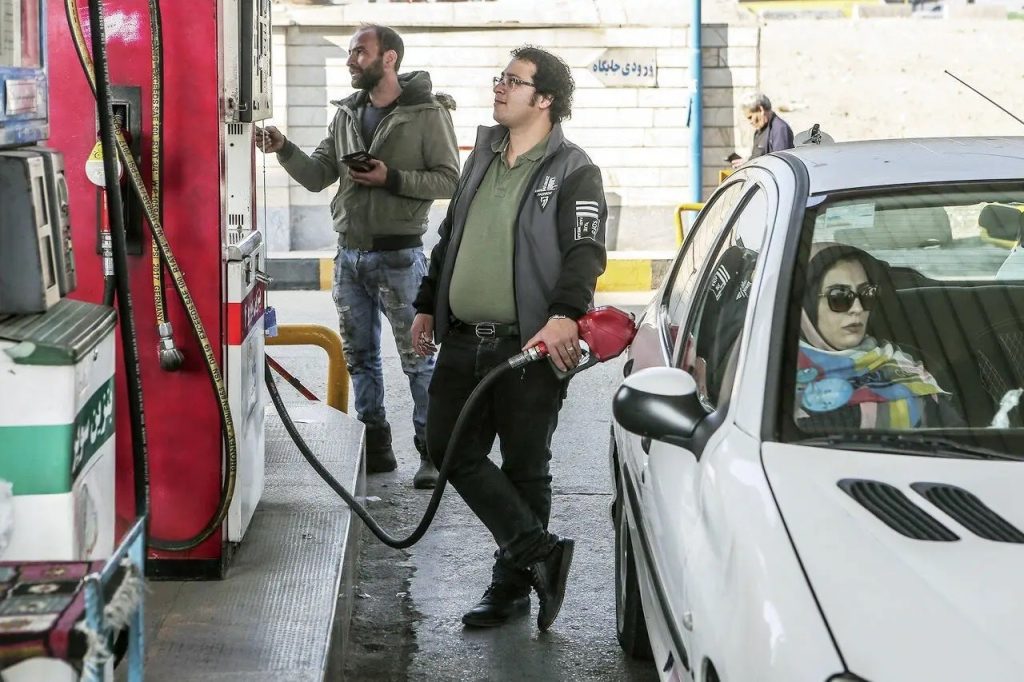 اصلاح قیمت بنزین از شنبه ۲۲ آذر اجرا می‌شود