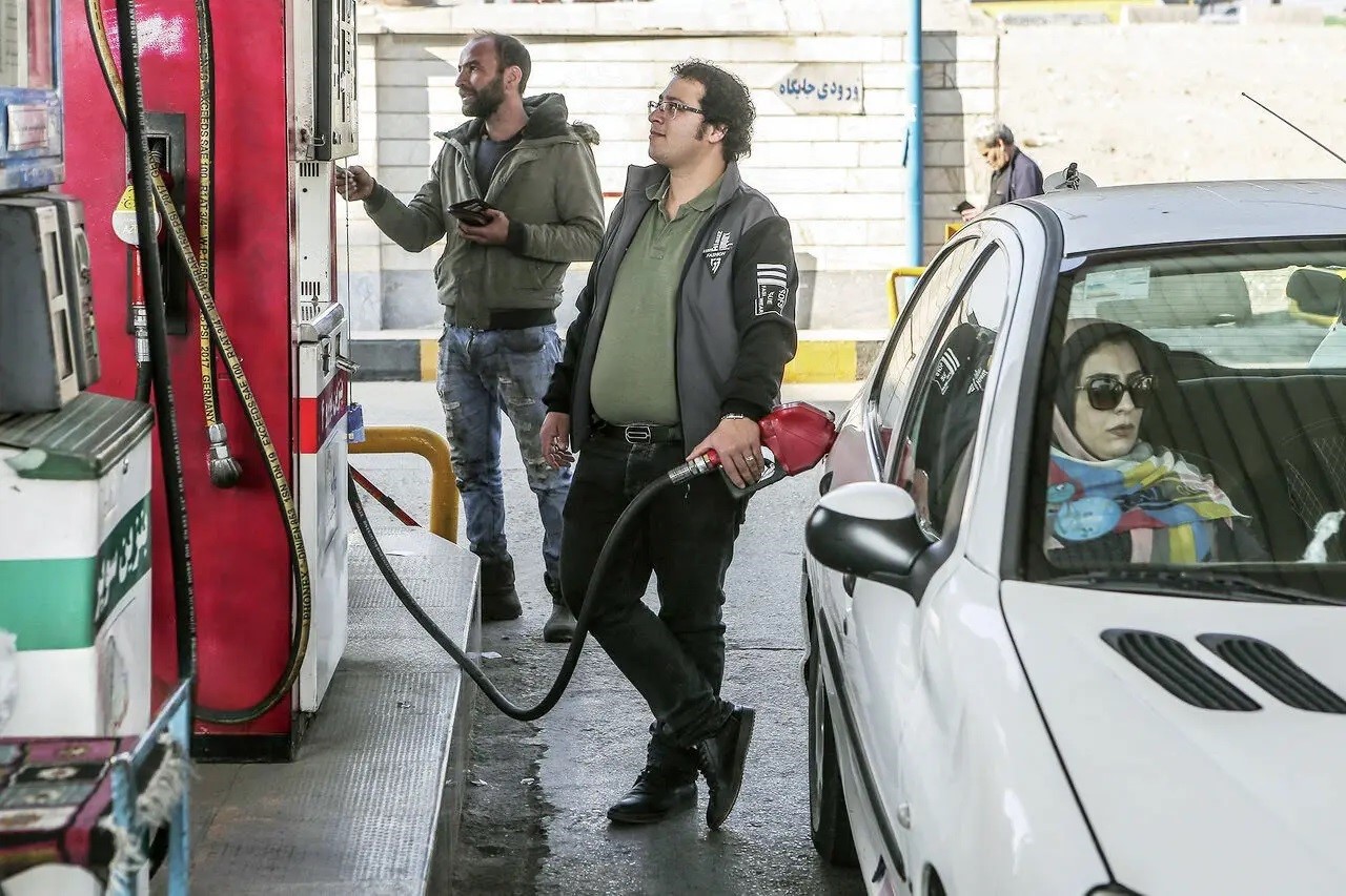 اصلاح قیمت بنزین از شنبه ۲۲ آذر اجرا می‌شود