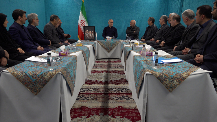 هر تصمیم‌گیری درباره پایان جنگ در چارچوب عزت و منافع ملت ایران اتخاذ می‌شود