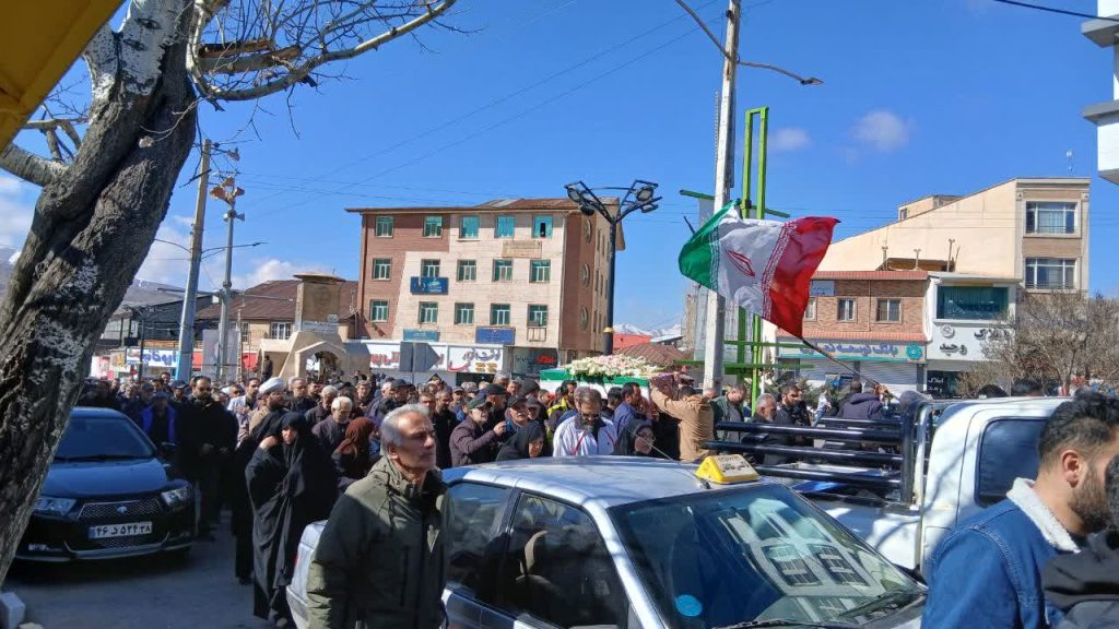 تشییع باشکوه پیکر شهید ” حسین نیازی” در طالقان
