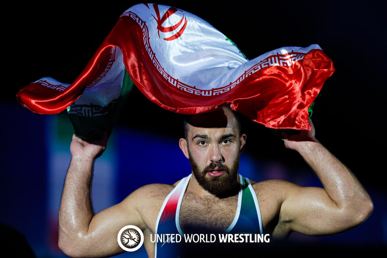 مدال طلای ۱۲۵ کیلوگرم بر گردن پادشاه ایرانی؛ زارع یک امتیاز هم نداد