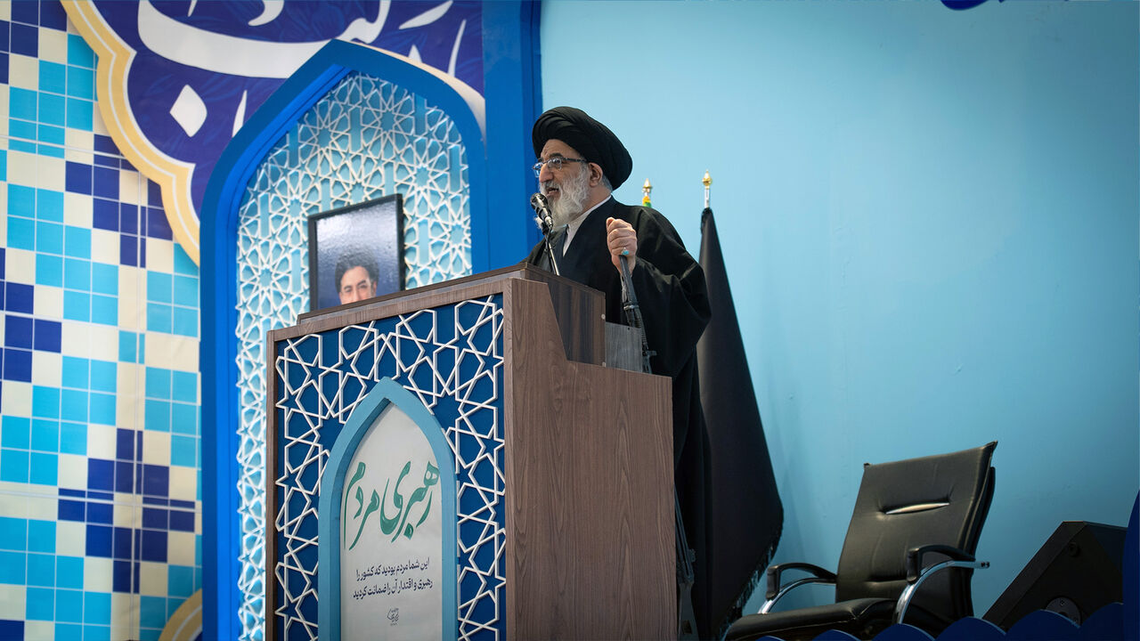 امام جمعه کرج: تاریخ مناسبات آمریکا با ایران دشمنی است