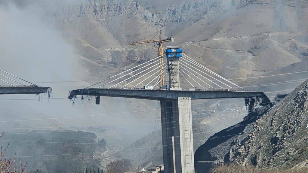 حمله به بلندترین پل و شاهکار مهندسی خاورمیانه در البرز
