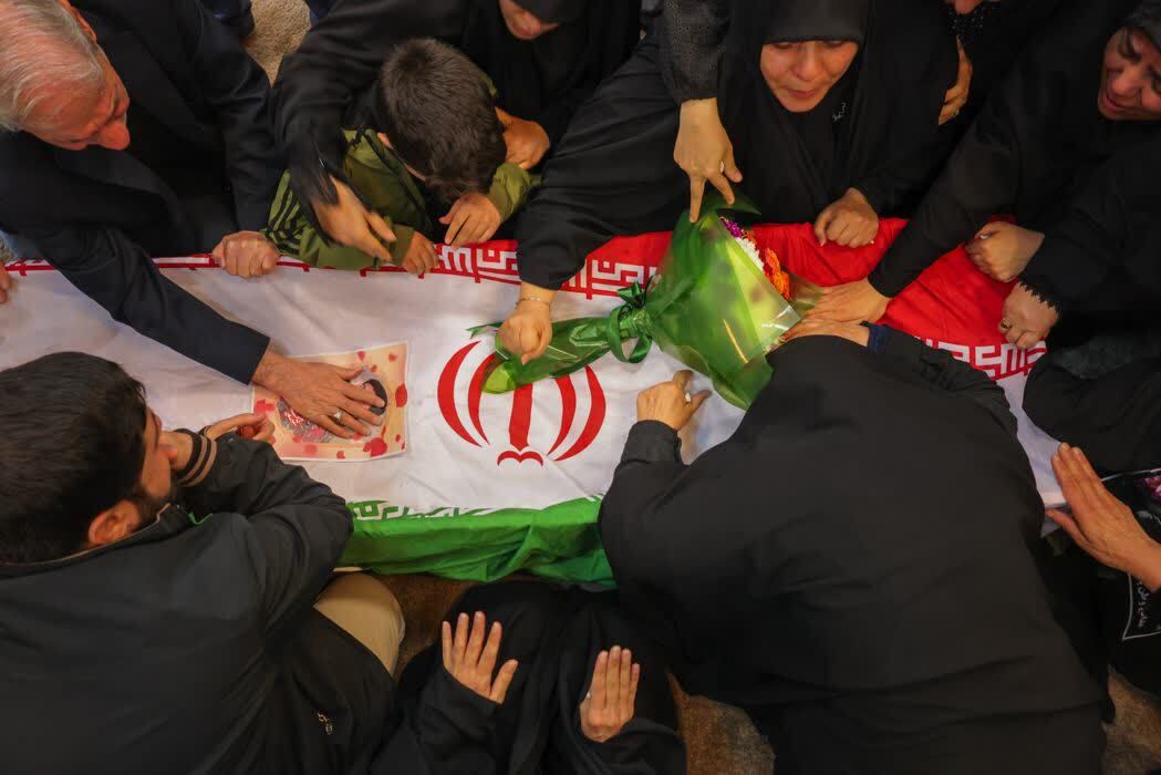 بدرقه پیکر پاک شهدا به سوی خانه‌های ابدیشان