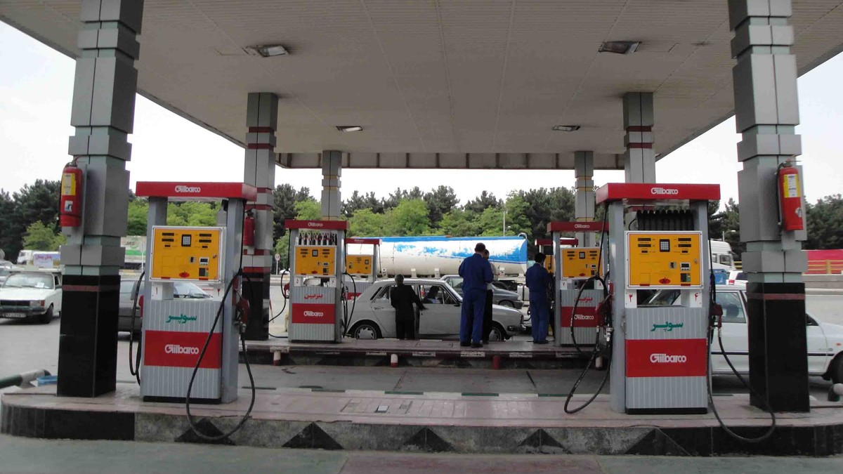 شروع سوخت‌گیری با کارت بانکی از ماه آینده