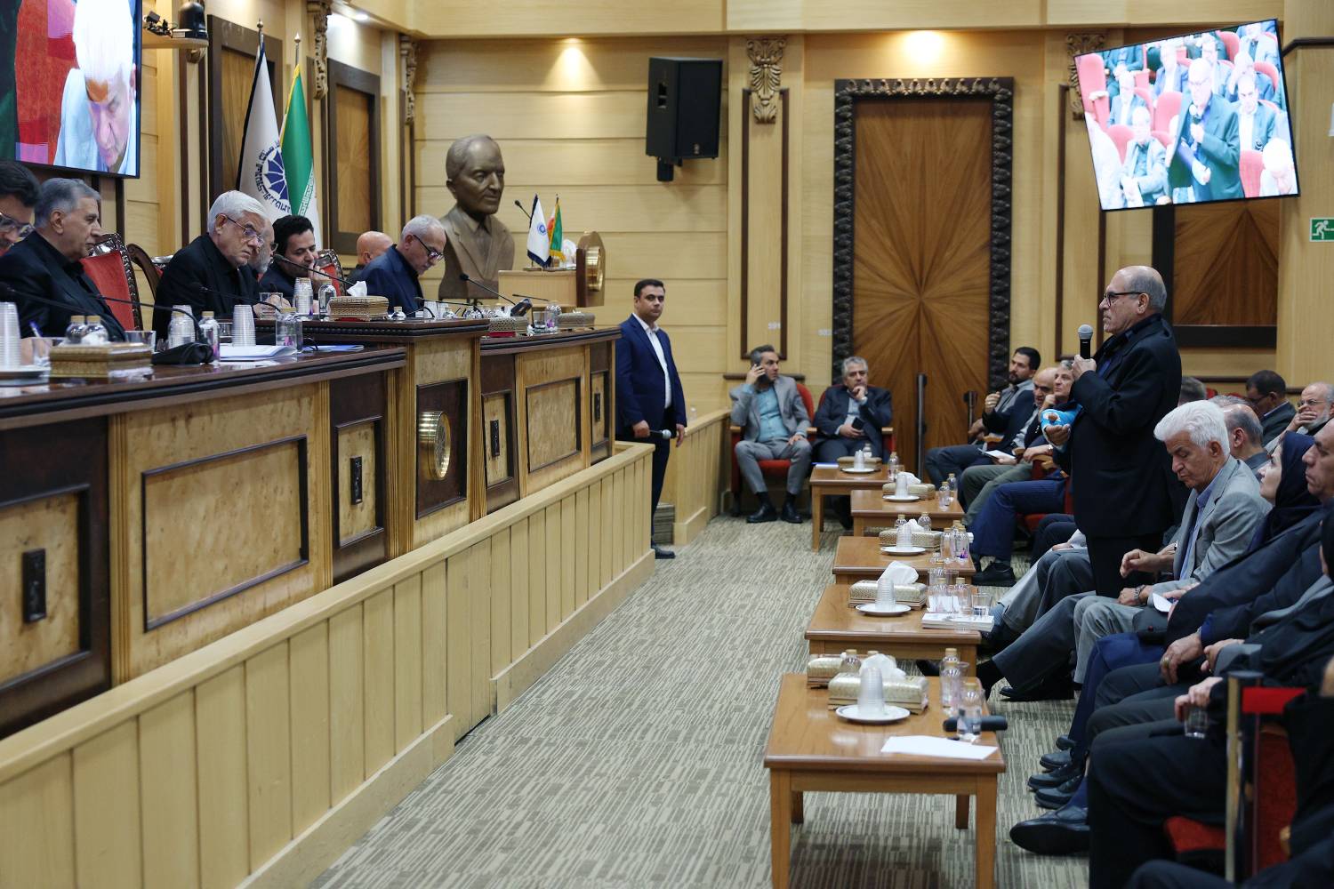 دستاوردهای جنگ تحمیلی سوم مدیون افسران جبهه علم و فناوری است