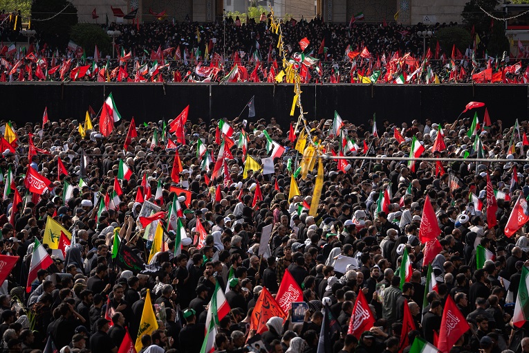 آیین وداع با پیکر پاک مجاهد شهید آیت الله خامنه ای