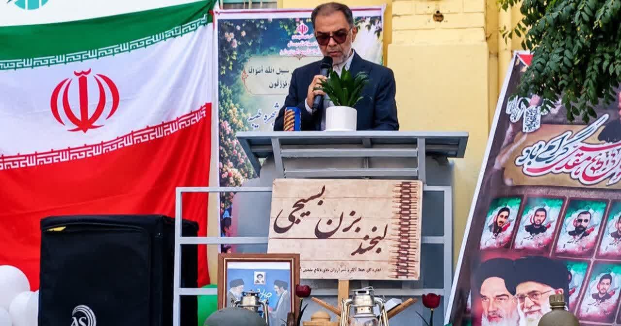هیچ دانش‌آموزی نباید به دلیل شرایط اقتصادی خانواده، از فرصت‌های آموزشی محروم بماند