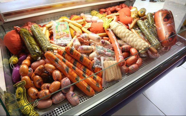 تشدید نظارت بر مواد اولیه مورد استفاده در تولید فرآورده‌های گوشتی